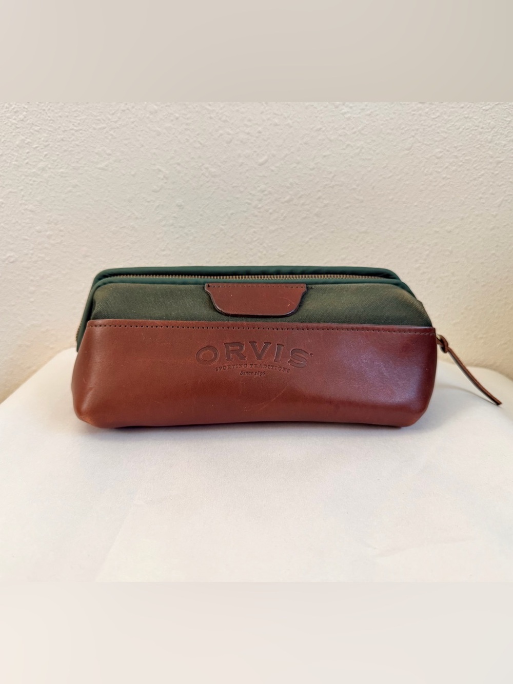 Vintage ORVIS Made in USA Leather & Canvas Toiletry Dopp Kit Travel Case 10"